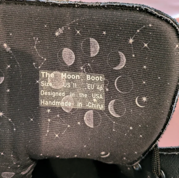 Midnight Roller Moon Boot Roller Skates - Picture 17 of 17